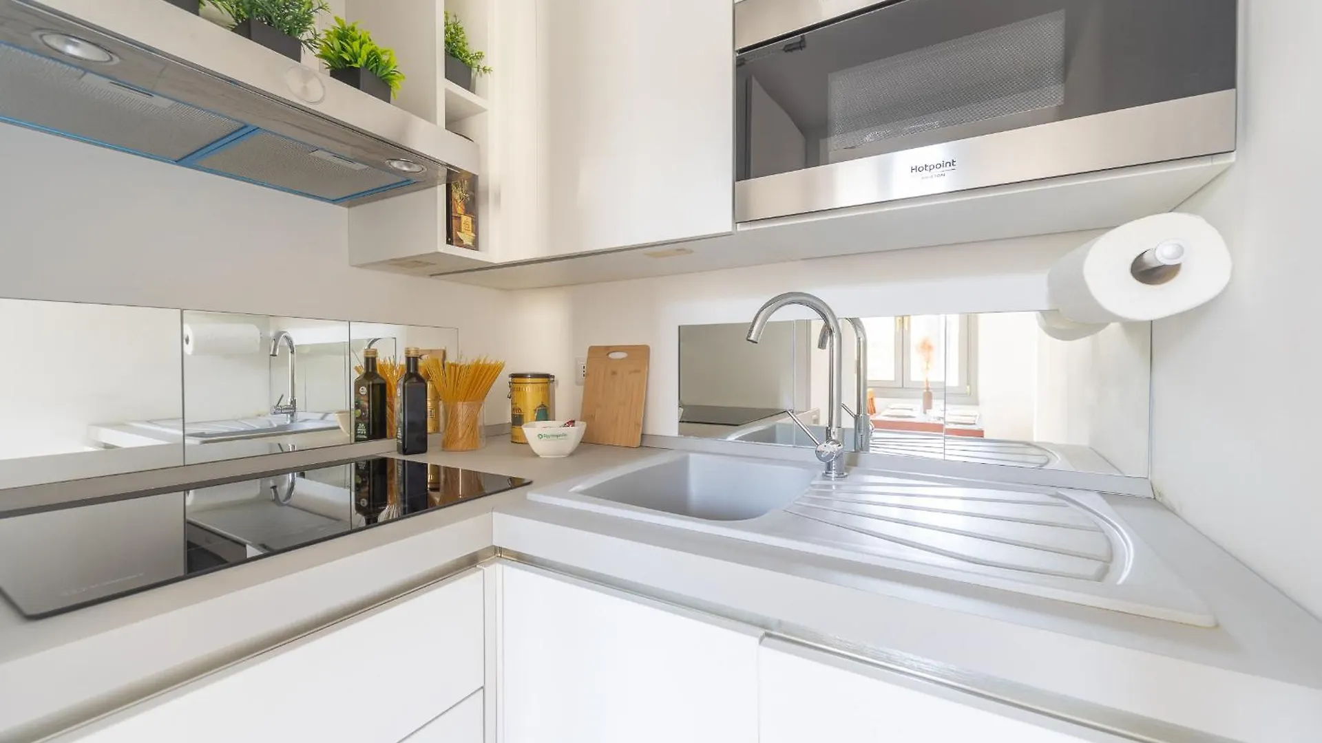 Stunning & Central 1Bdr With Terrace In Cadorna Area By Rentopolis Milan