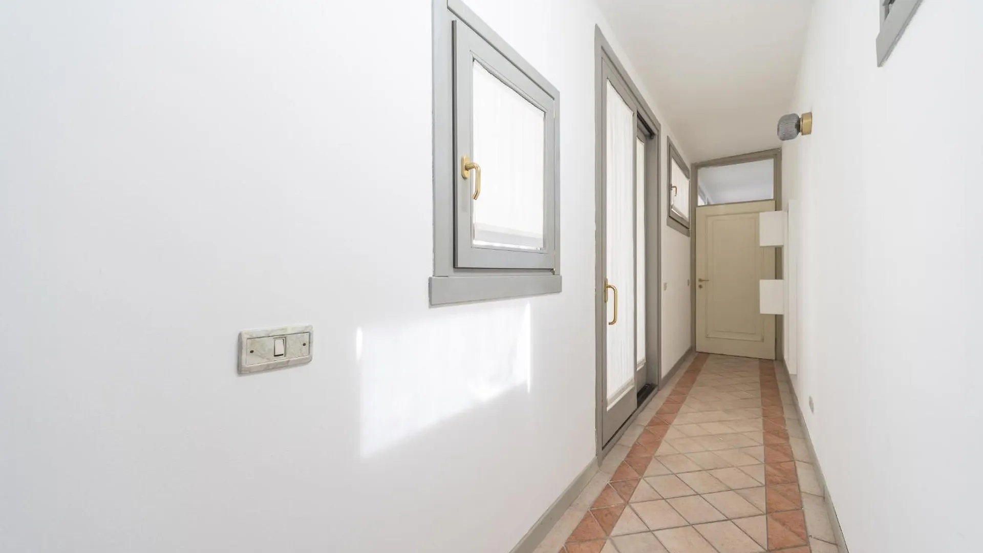 Apartment Stunning & Central 1Bdr With Terrace In Cadorna Area By Rentopolis Milan