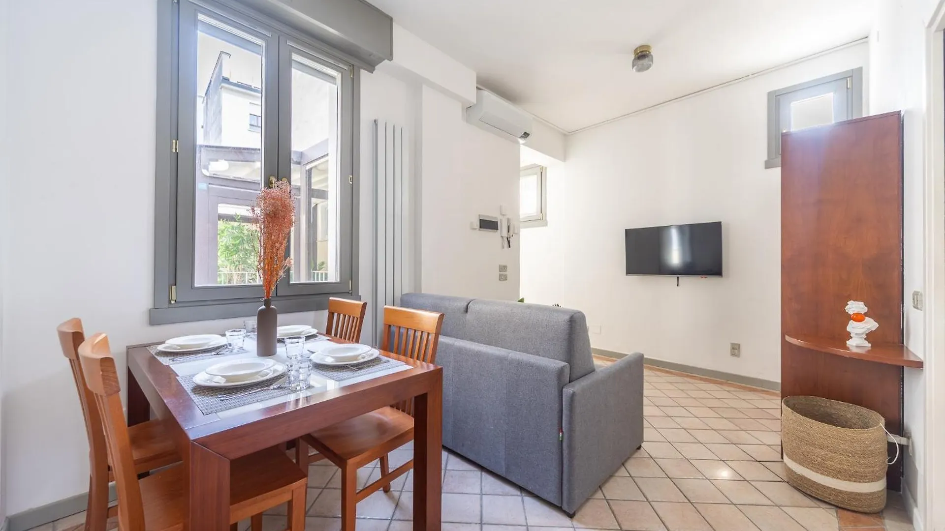Stunning & Central 1Bdr With Terrace In Cadorna Area By Rentopolis Milan Apartment