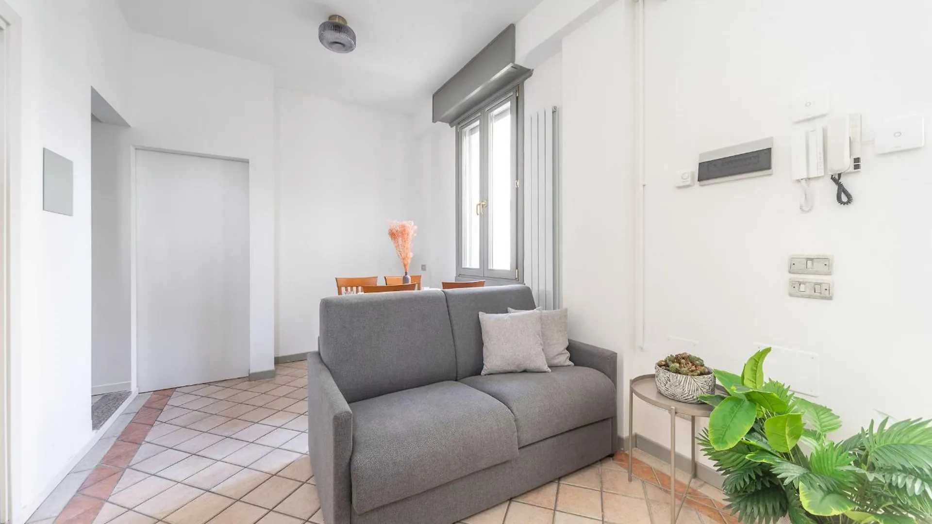 Apartment Stunning & Central 1Bdr With Terrace In Cadorna Area By Rentopolis Milan