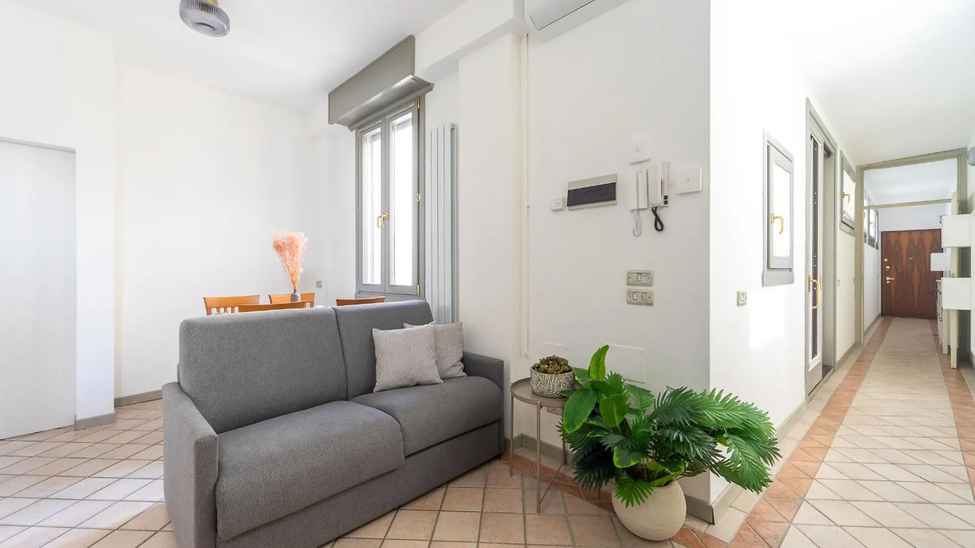 Stunning & Central 1Bdr With Terrace In Cadorna Area By Rentopolis Milan Apartment