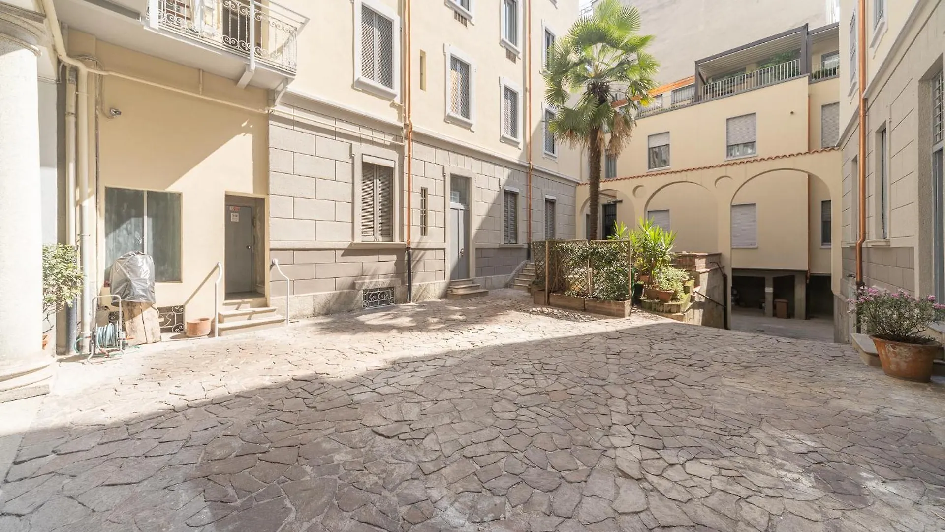 Apartment Stunning & Central 1Bdr With Terrace In Cadorna Area By Rentopolis Milan