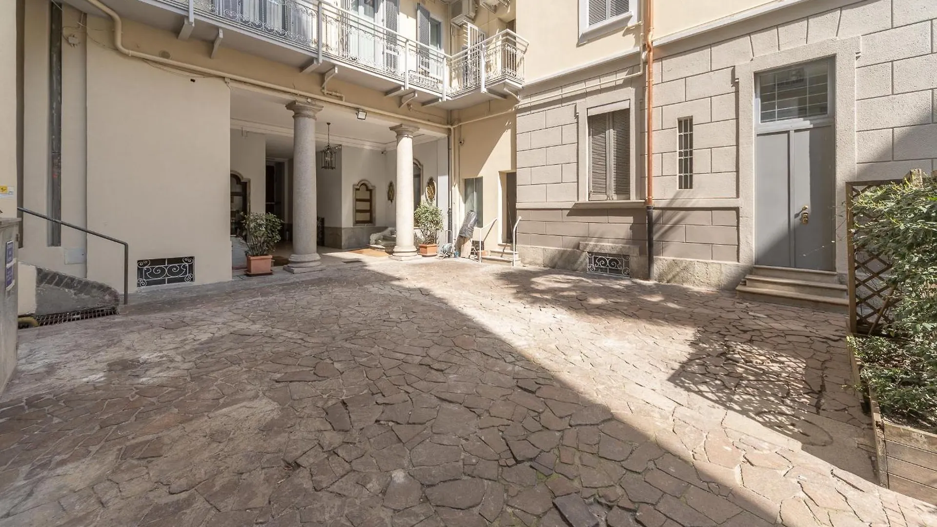 Stunning & Central 1Bdr With Terrace In Cadorna Area By Rentopolis Milan